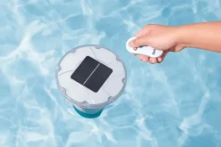Dispenser til poolkemi - med lys