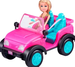 Dukke med jeep og campingvogn