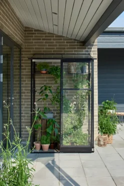 Halls Drivhus Qube Lean-to 24 hærdet glas - sort