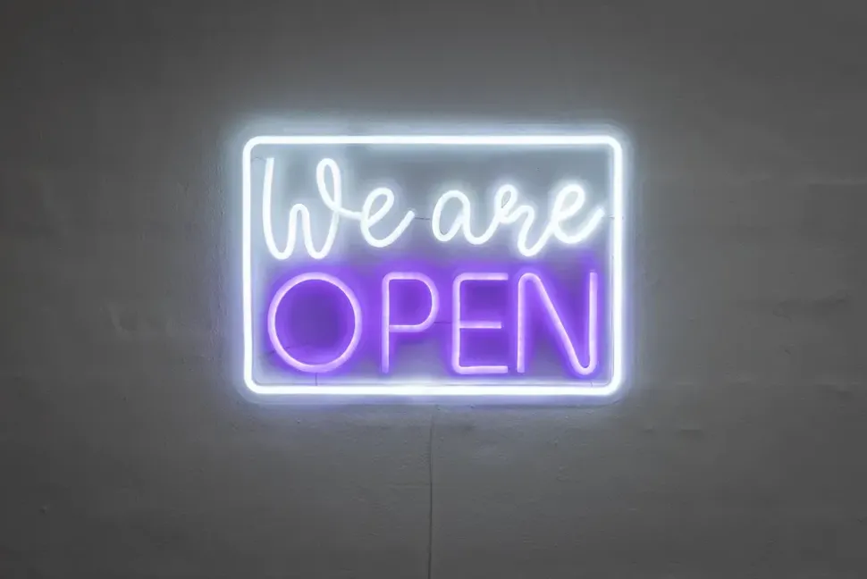 Neonskilt We are OPEN 8.5W